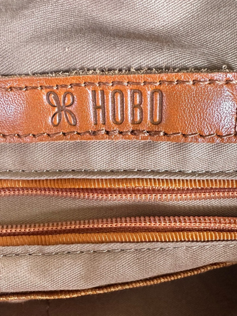 *HOBO* ‘SHEILA’ LEATHER BUCKET BAG* - Picture 7 of 9